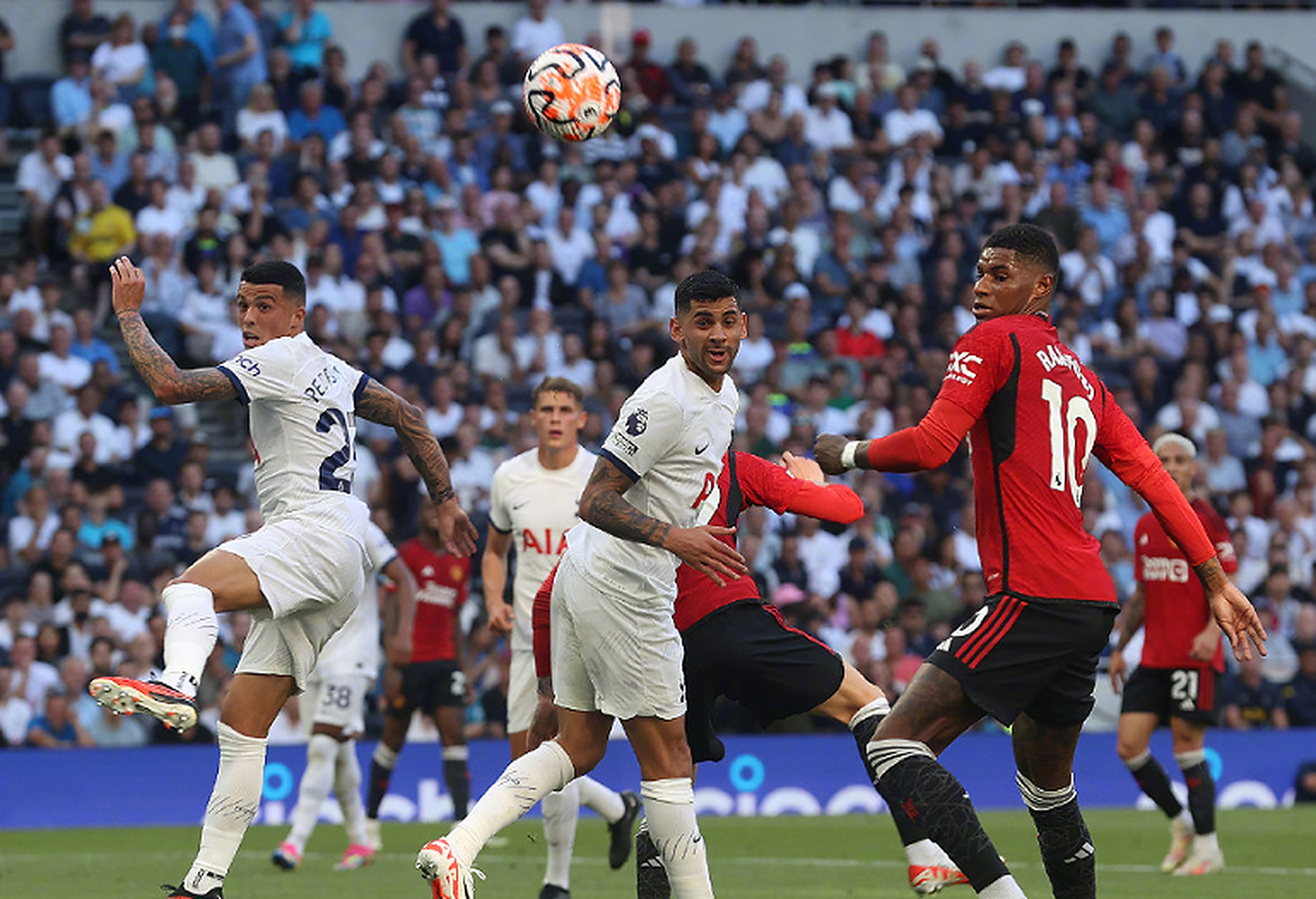 皇马鏖战曼联，拉什福德状态火热