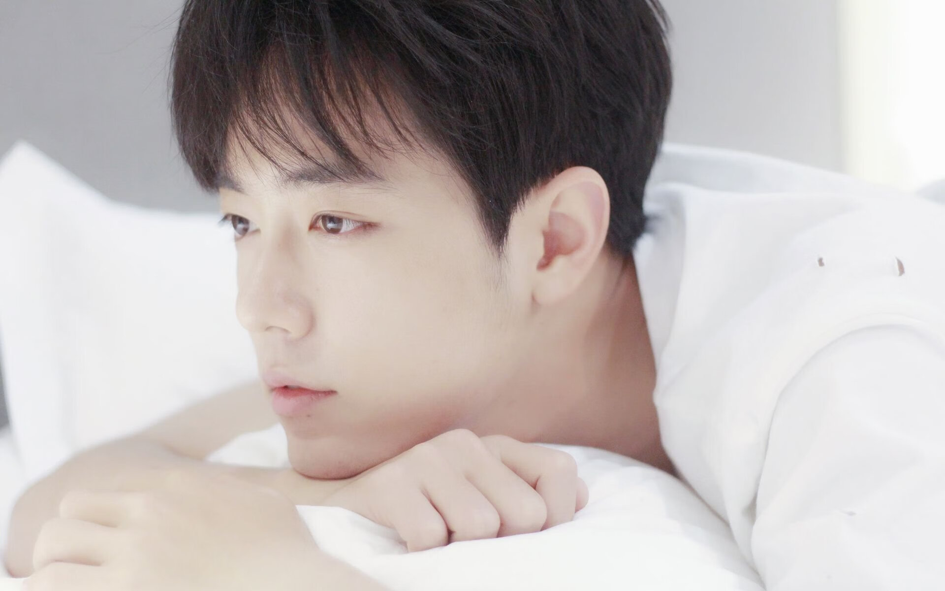 非洲雄狮对决巴黎铁塔，若日尼奥以桑巴舞步惊艳四座