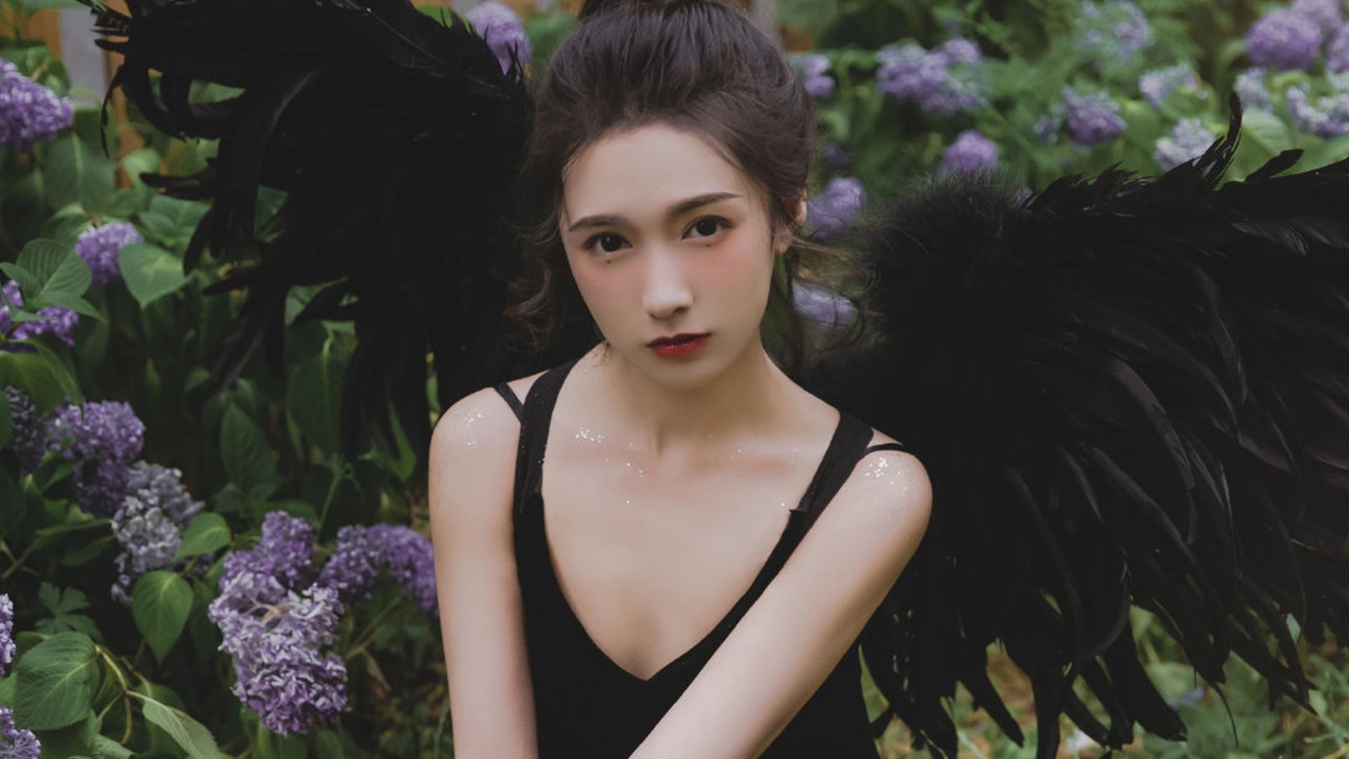这是一篇为您定制的文章，围绕2026世界杯D组的虚构对决展开，着重刻画韩日大战的戏剧性以及哈兰德的决定性作用